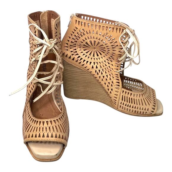 Jeffrey Campbell Rodillo Cutout Hi Wedge Peep Toe Sandals Nude Size 10 - Picture 9 of 10